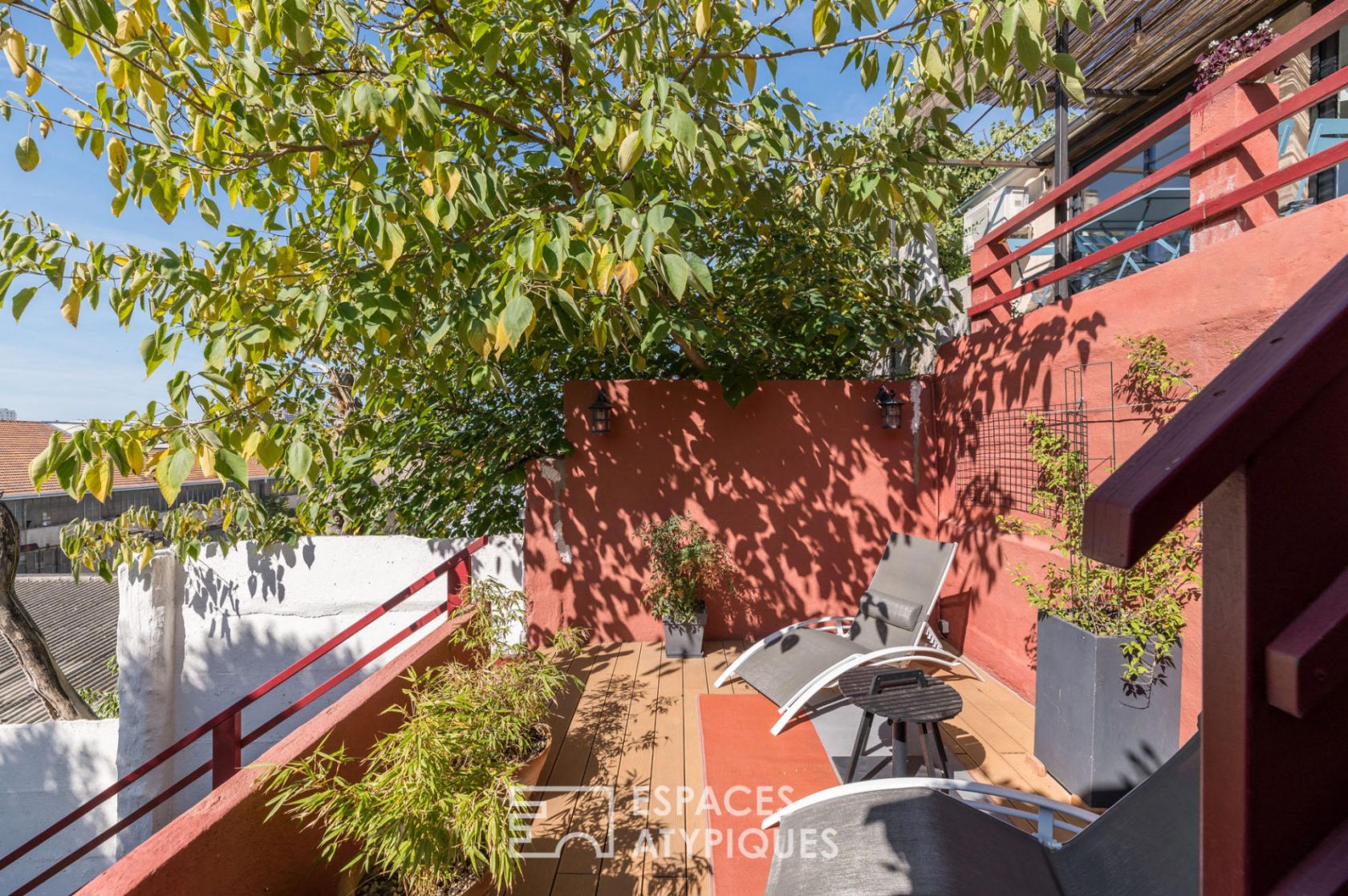 Appartement de type loft avec terrasse et jardin