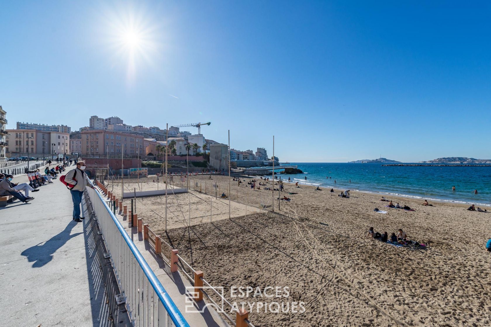 Appartement Art Déco avec balcon et vue mer