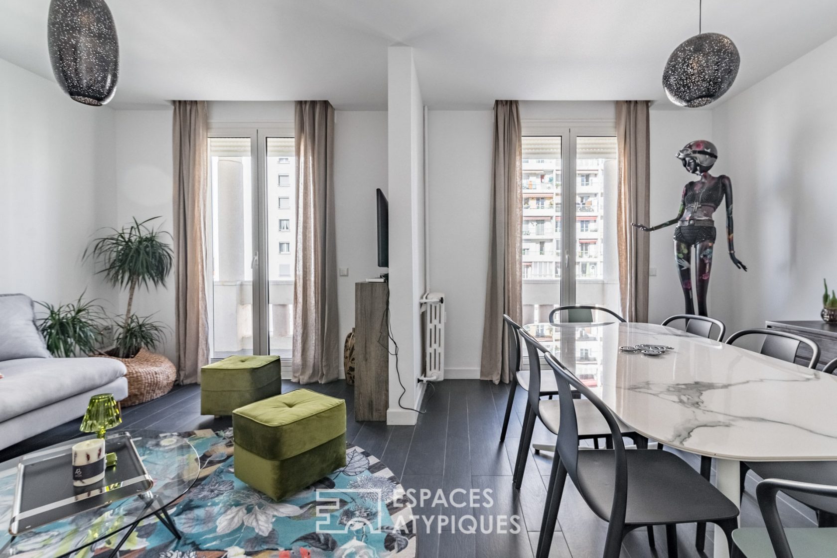 Appartement Art Déco avec balcon et vue mer