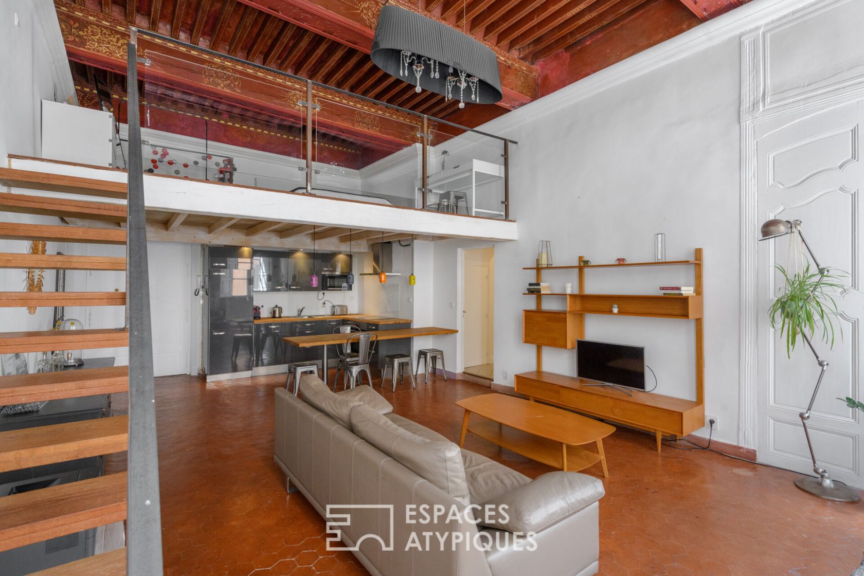 Loft avec mezzanine dans un hotel particulier