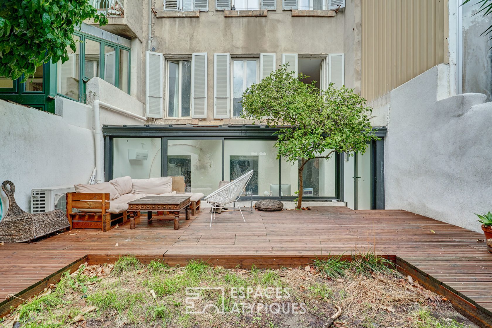 Duplex avec jardin et terrasse