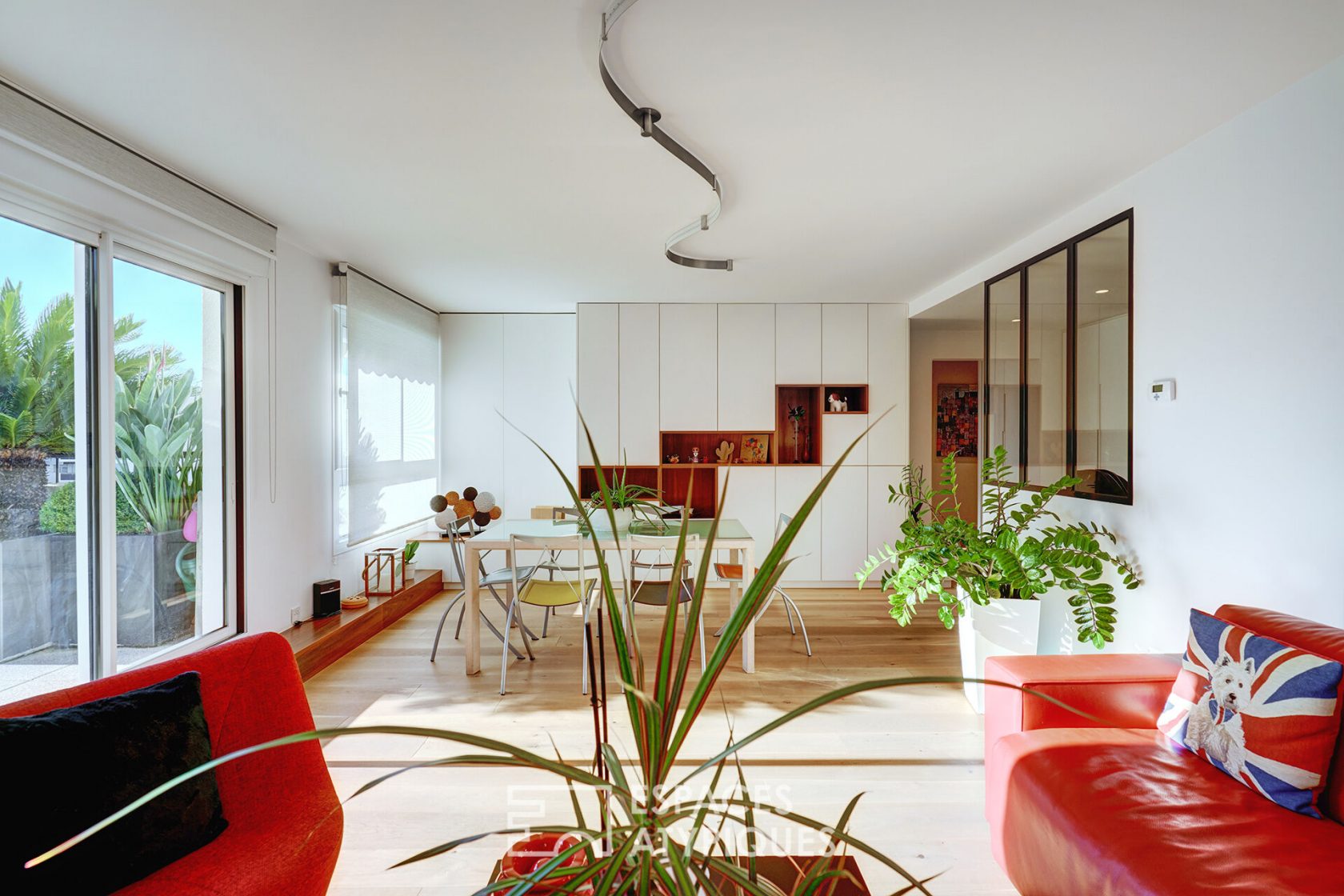 Appartement contemporain avec terrasse et vue