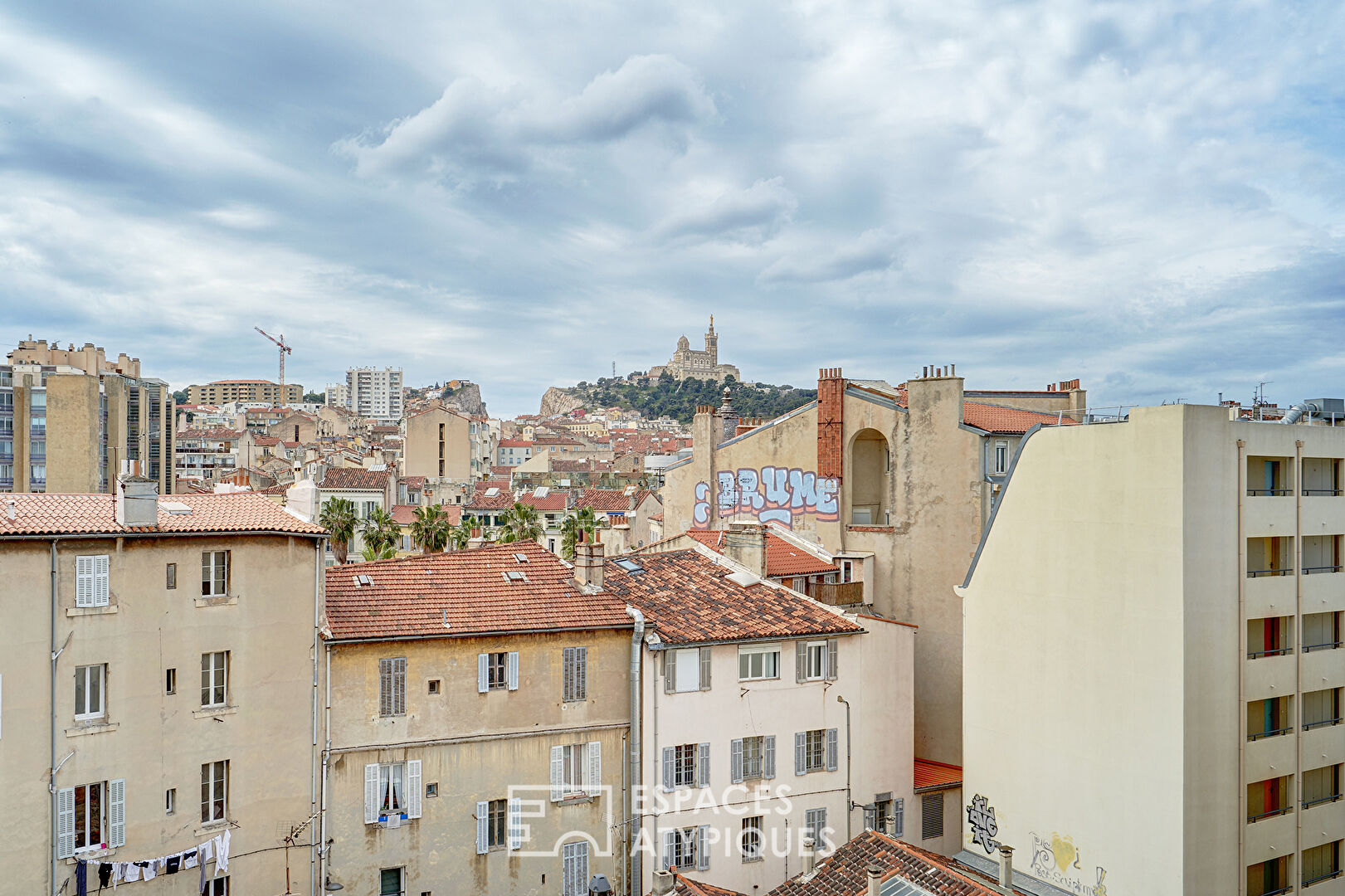 Appartement rénové en dernier étage avec vue