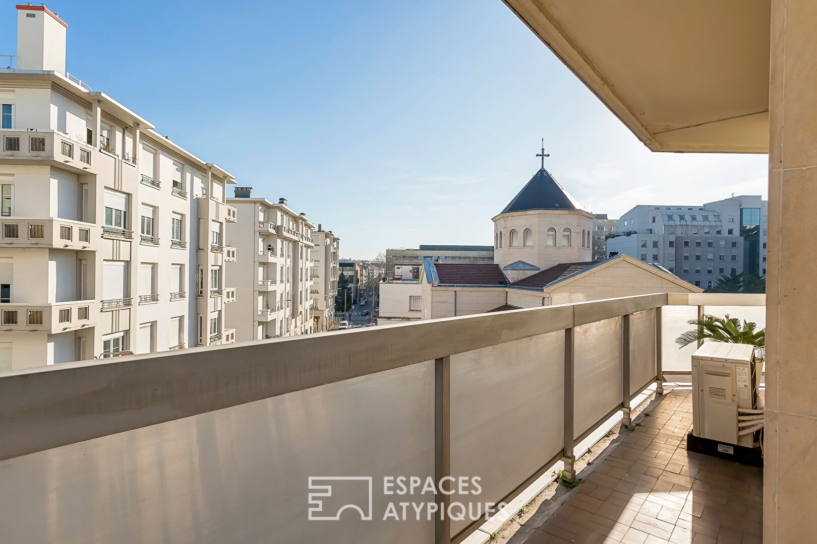 Rénovation d’architecte avec balcon et vue