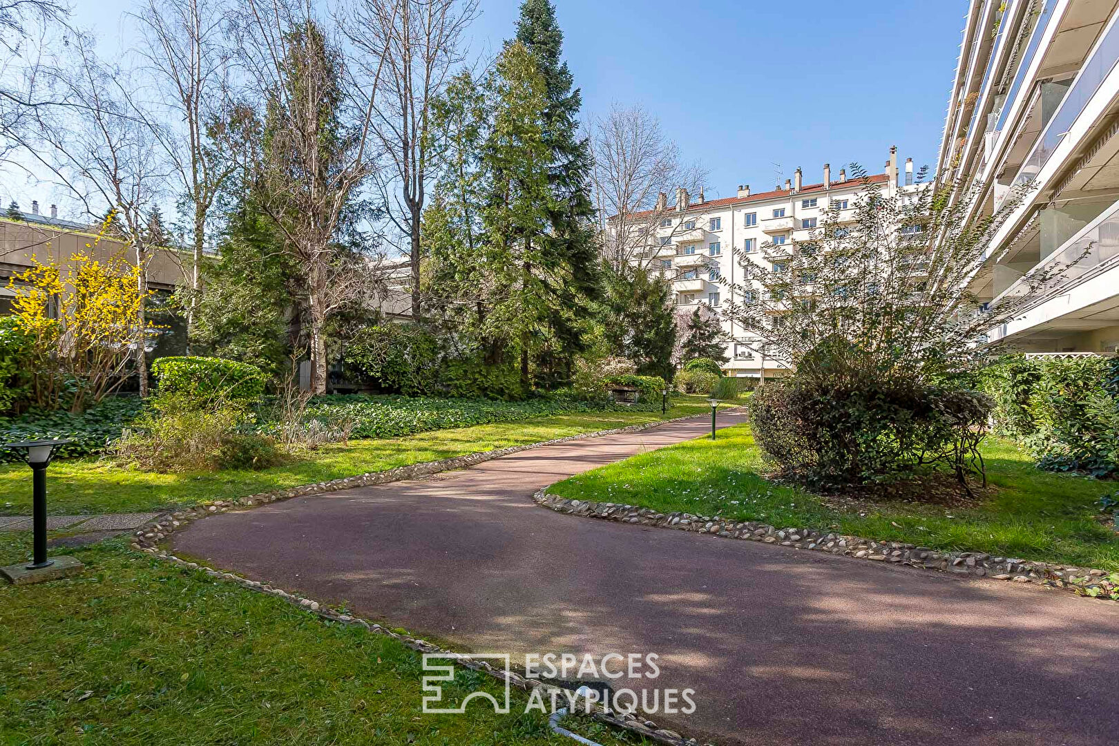 Rénovation d’architecte avec balcon et vue