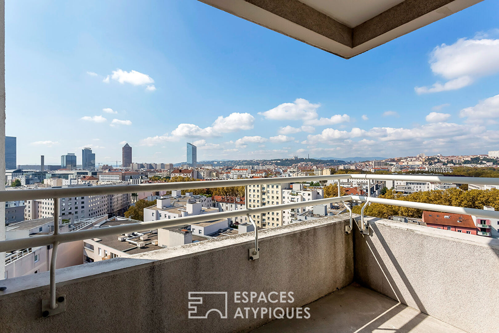 Apartment with terrace