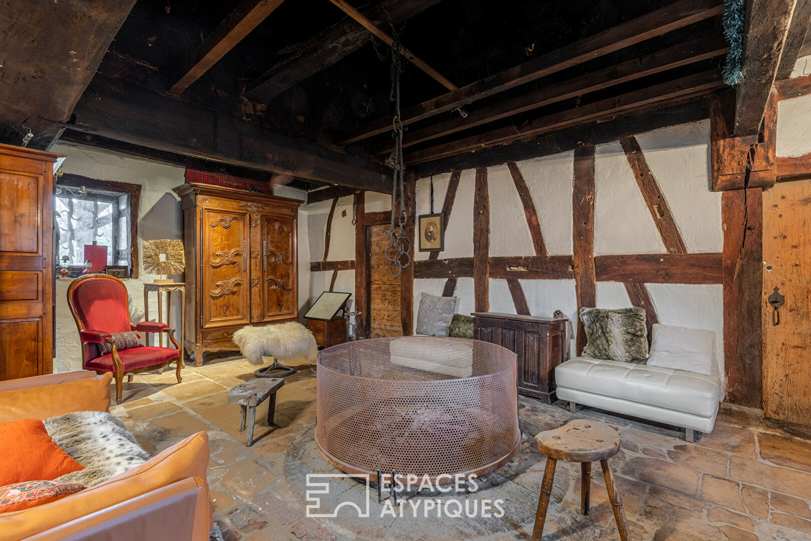 290 sqm farmhouse with outbuildings in Saint-Etienne-sur-Reyssouze