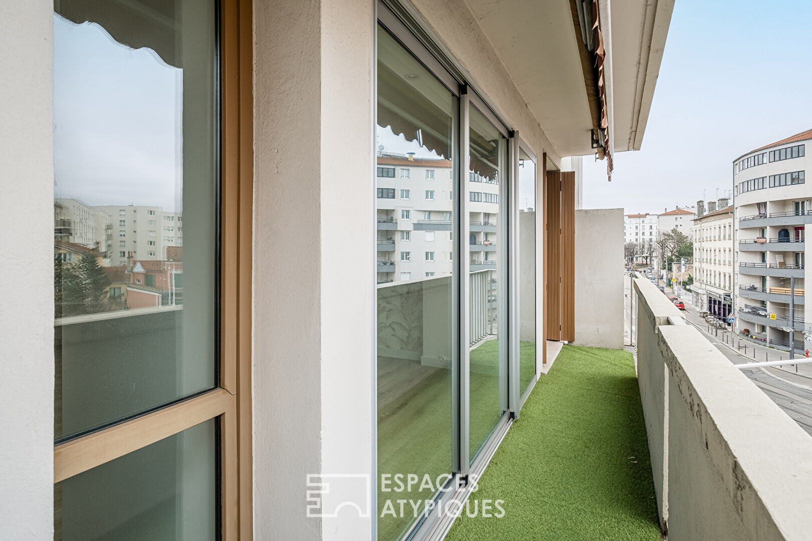 Renovated apartment with open view and balcony