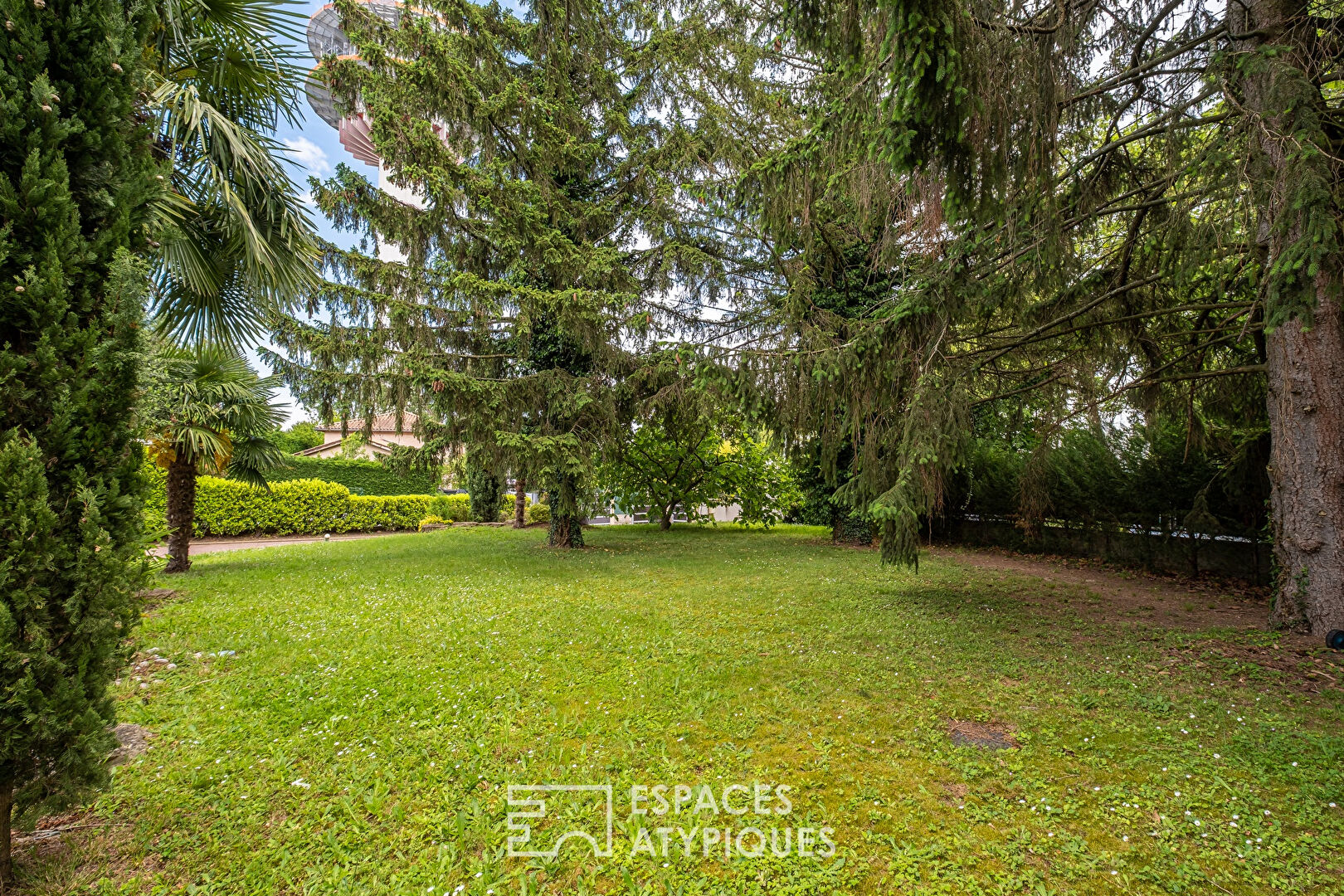 Maison avec piscine sur 1 272 m2 de terrain