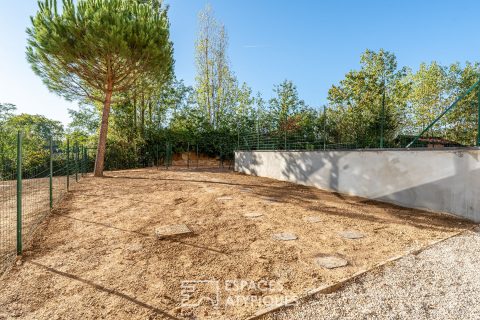 Loft contemporain avec terrasse, jardin et parkings