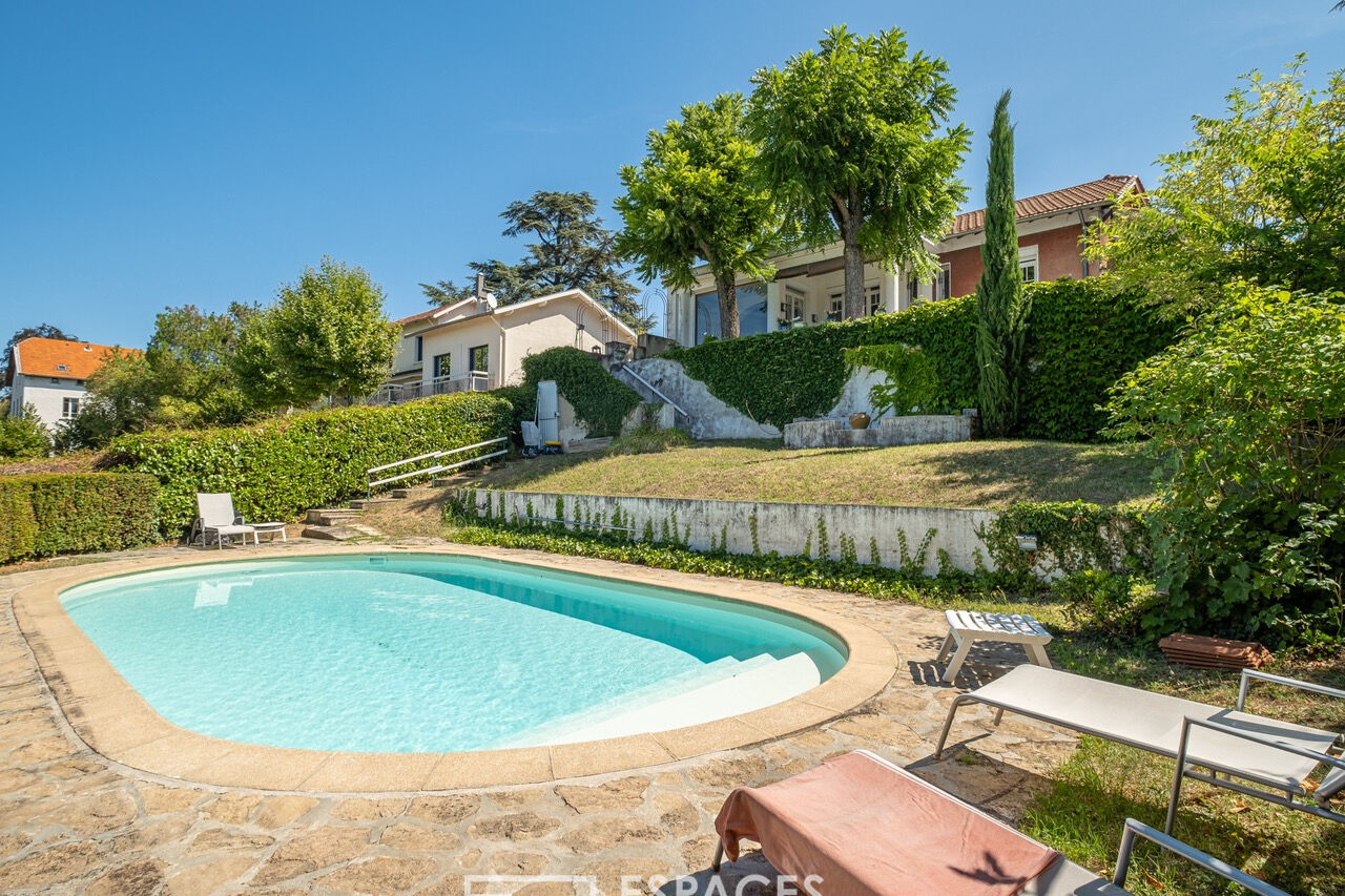 Maison de 1930 avec piscine et vue imprenable