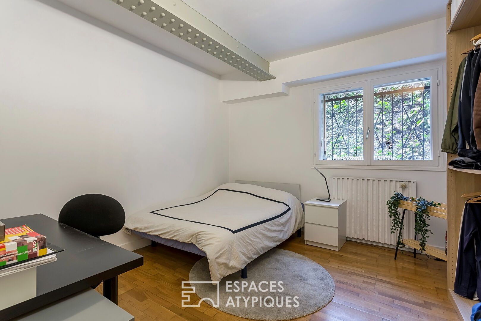 Grand appartement familial avec terrasse et parking, secteur quai de  Saône. (Double destination )