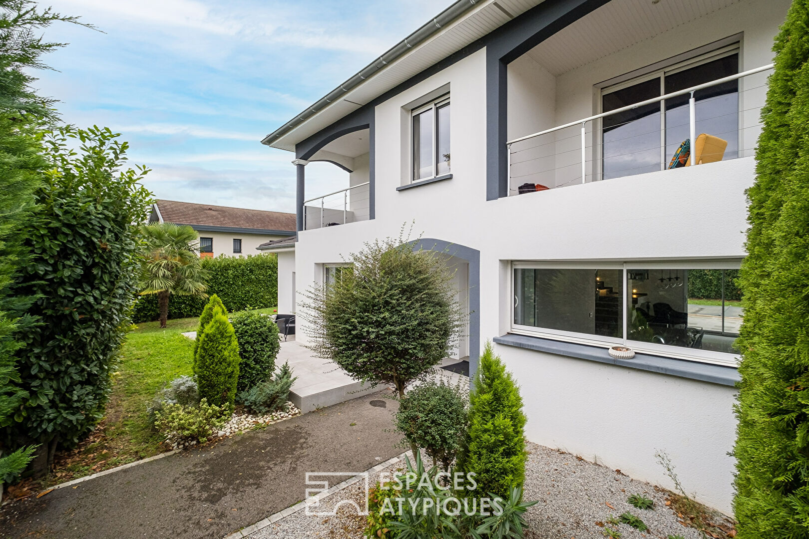 Maison contemporaine avec piscine