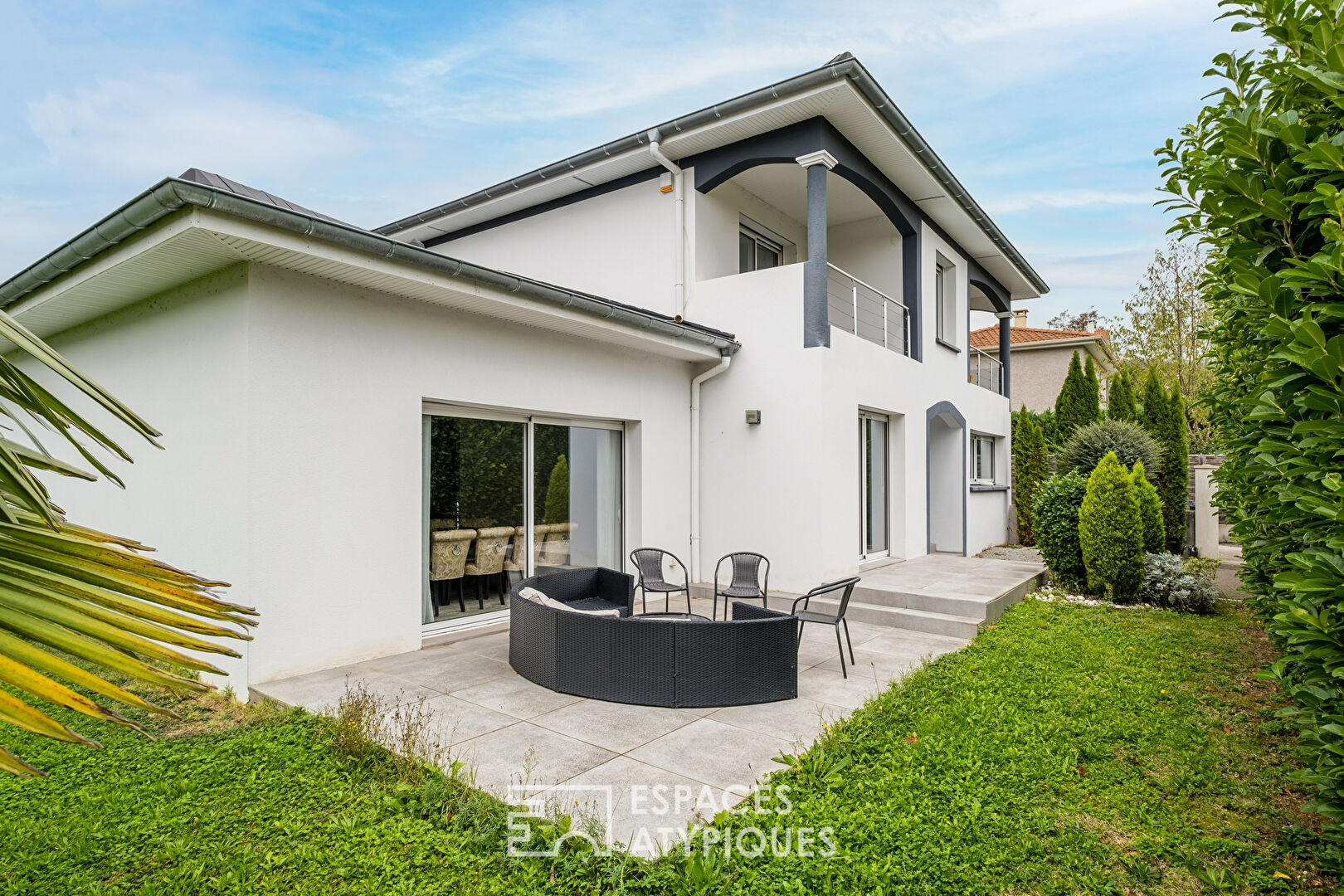 Maison contemporaine avec piscine