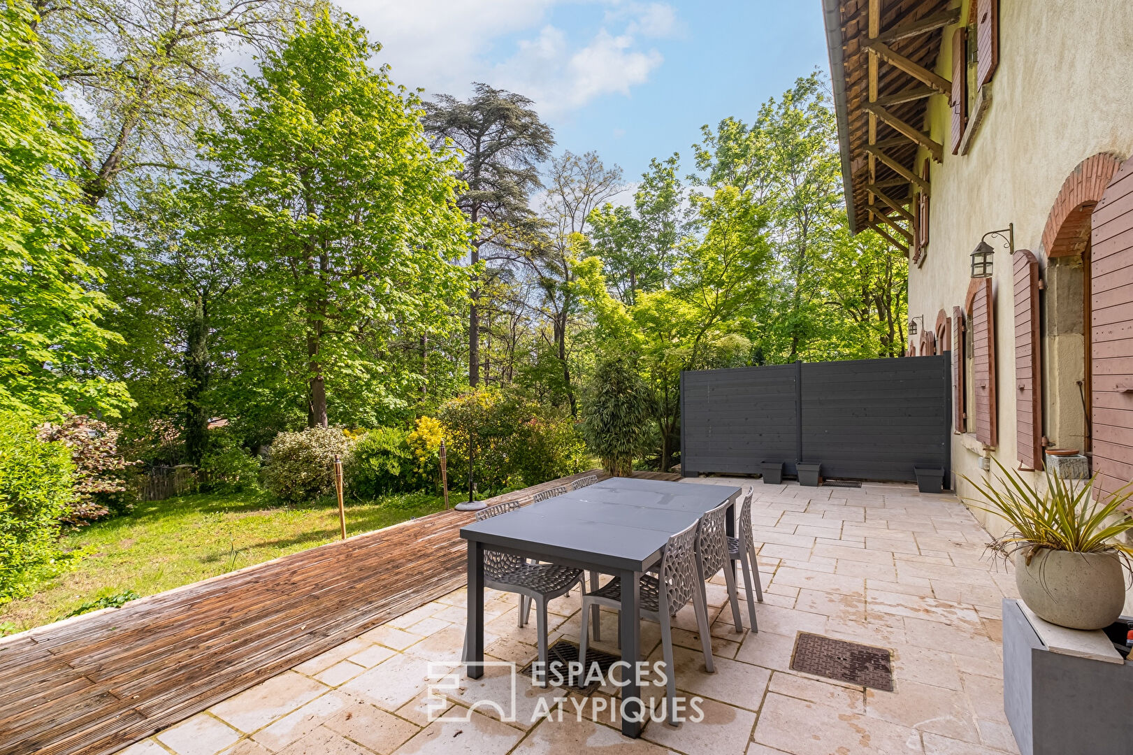 Apartment in an old farmhouse in Vernaison