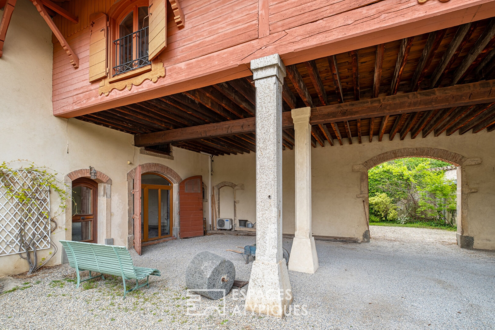 Appartement dans un ancien corps de ferme à Vernaison