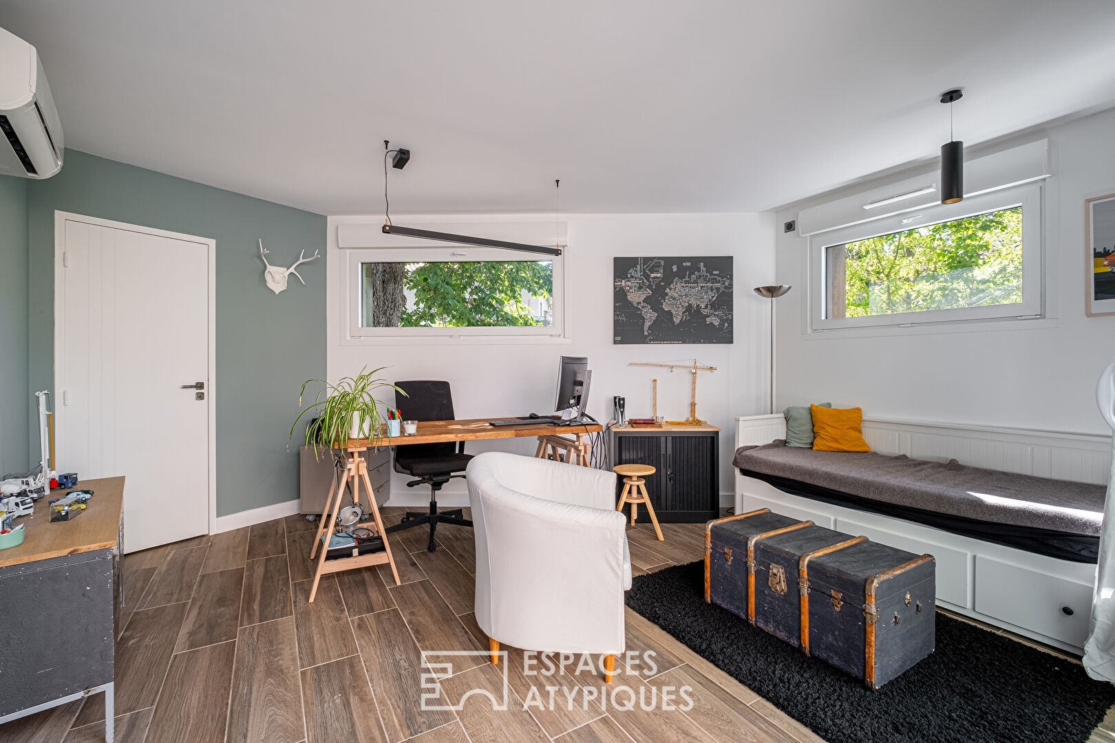 Duplex de charme avec jardin et dépendance au coeur du village