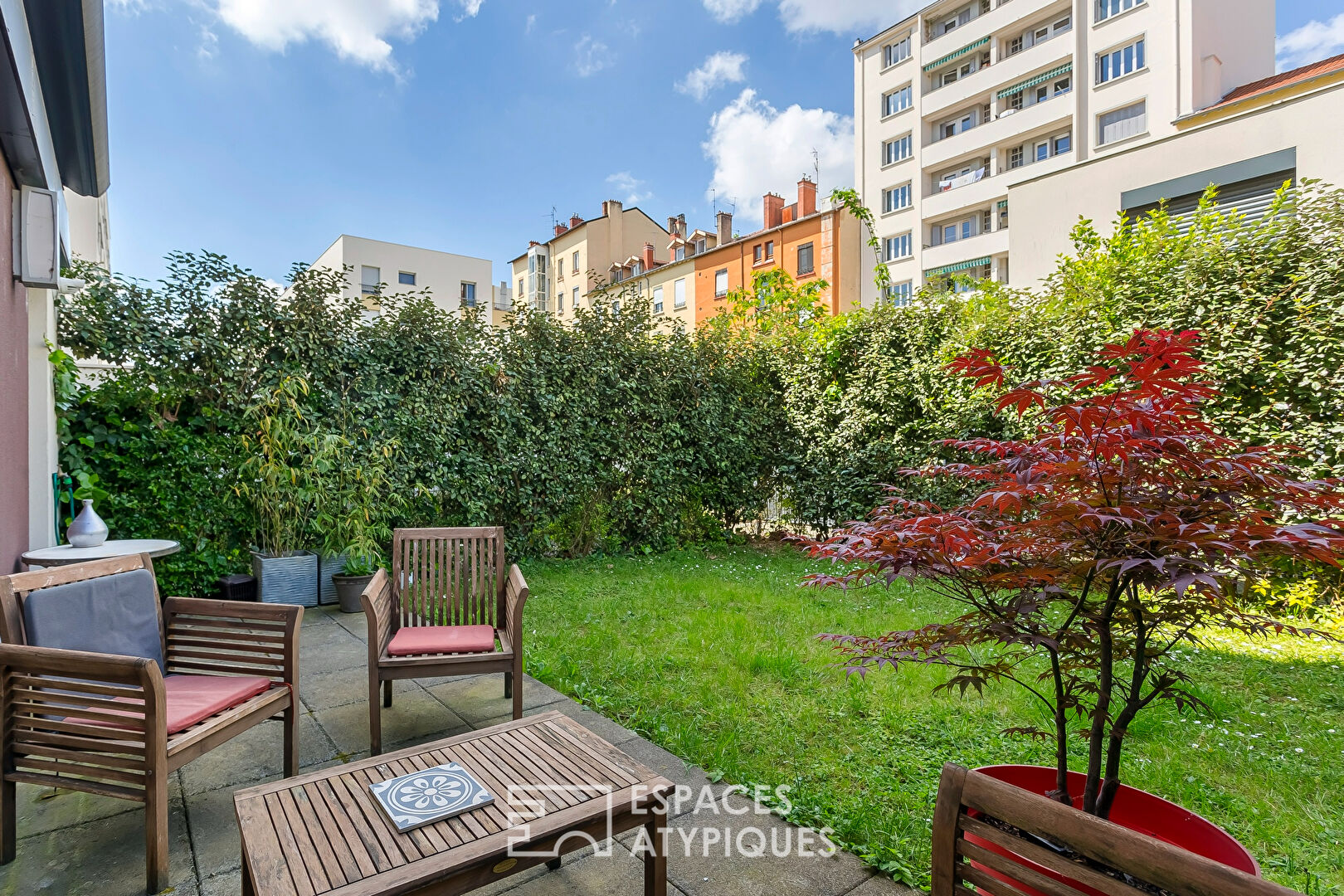 Appartement contemporain avec jardin