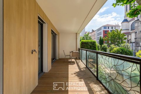 Contemporary apartment with terrace near Brotteaux