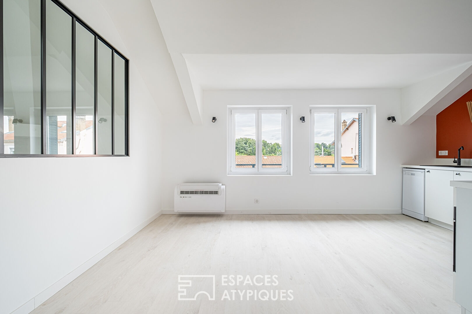 Appartement entièrement rénové en dernier étage