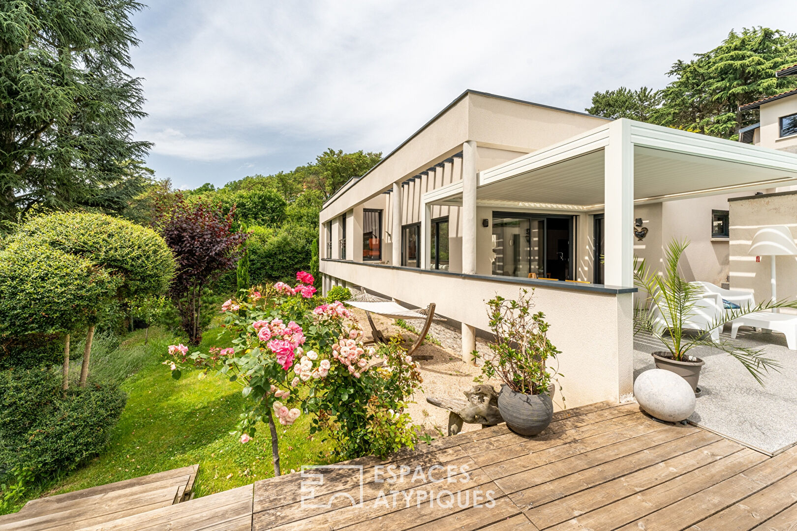 Architect’s house on the heights of Saint Cyr au Mont d’Or