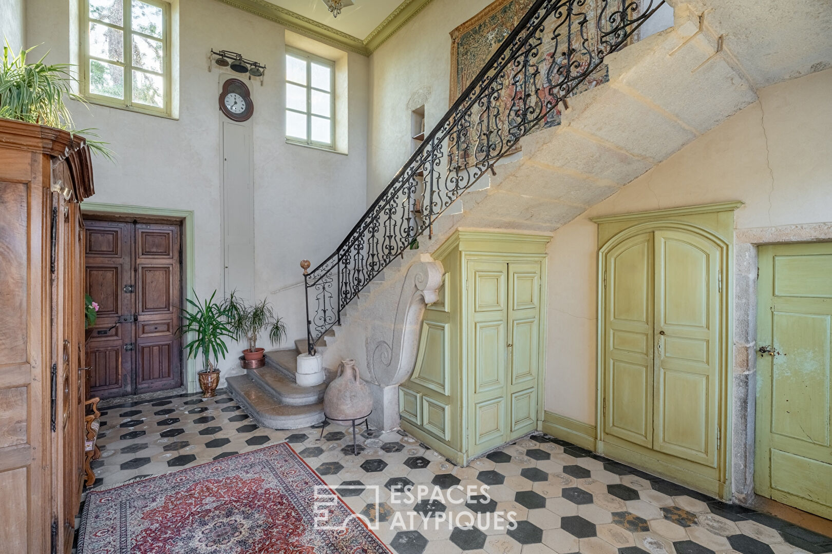 Exceptional castle in the heart of Bourg en Bresse