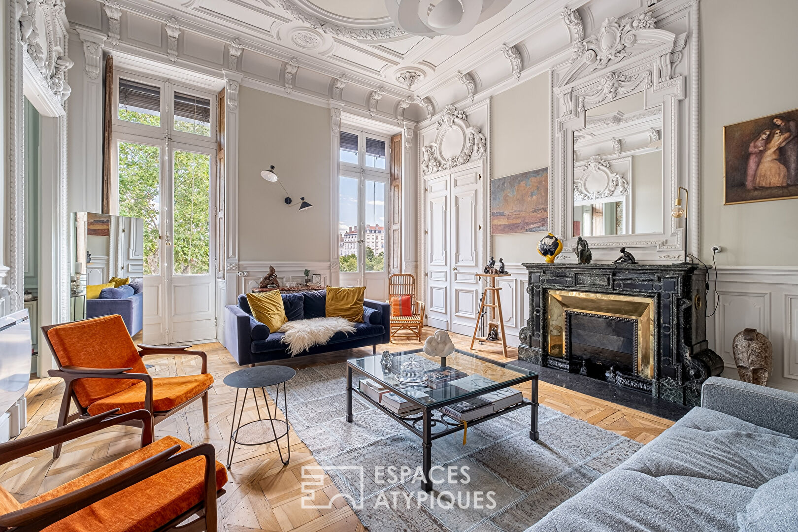 Magnificent bourgeois apartment overlooking Place Bellecour