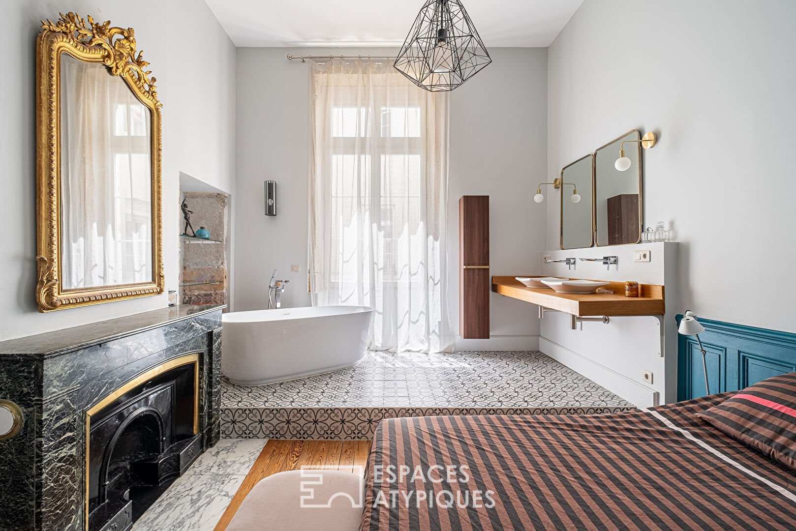 Magnificent bourgeois apartment overlooking Place Bellecour