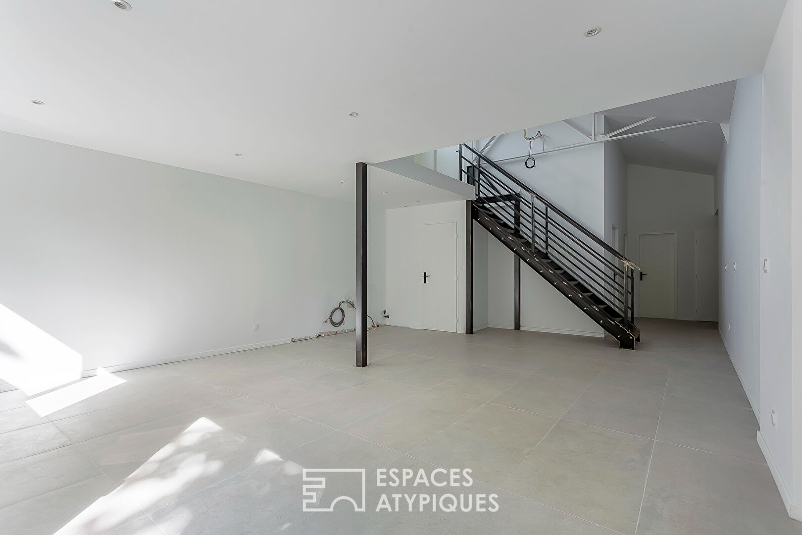 Loft en duplex entièrement rénové avec jardin