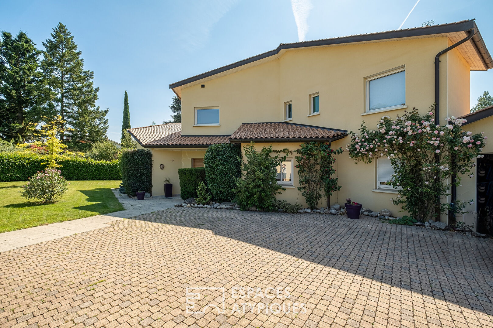 Contemporaire avec piscine au bord du Grand Large