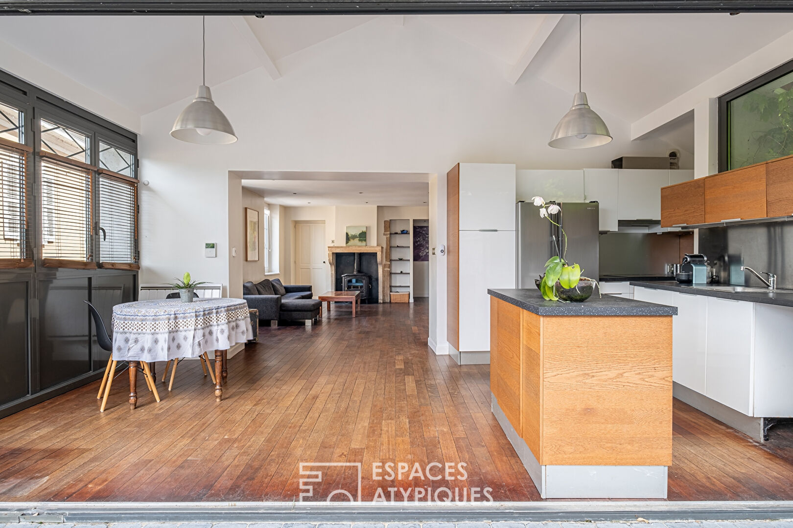 Triplex with terrace and view of the Saône