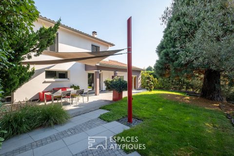 Maison rénovée avec jardin et piscine