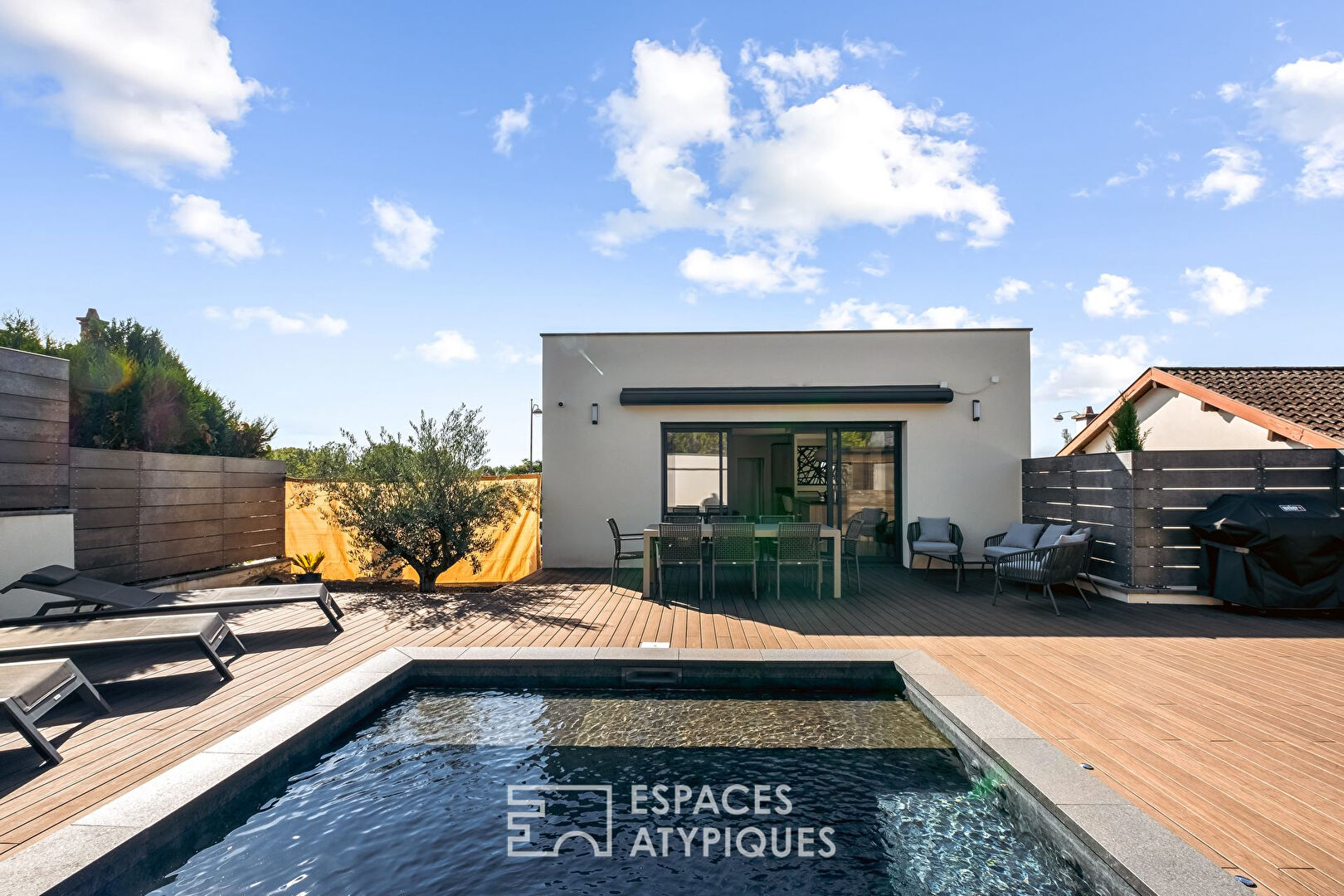 Maison contemporaine avec piscine