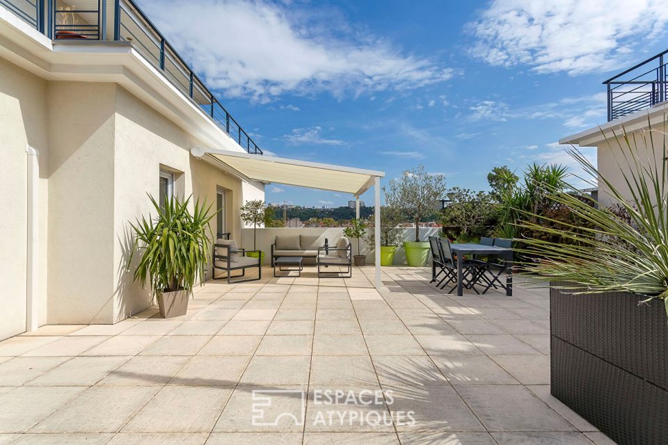 Toit terrasse sans vis-à-vis avec vue dégagée dans le 9ème