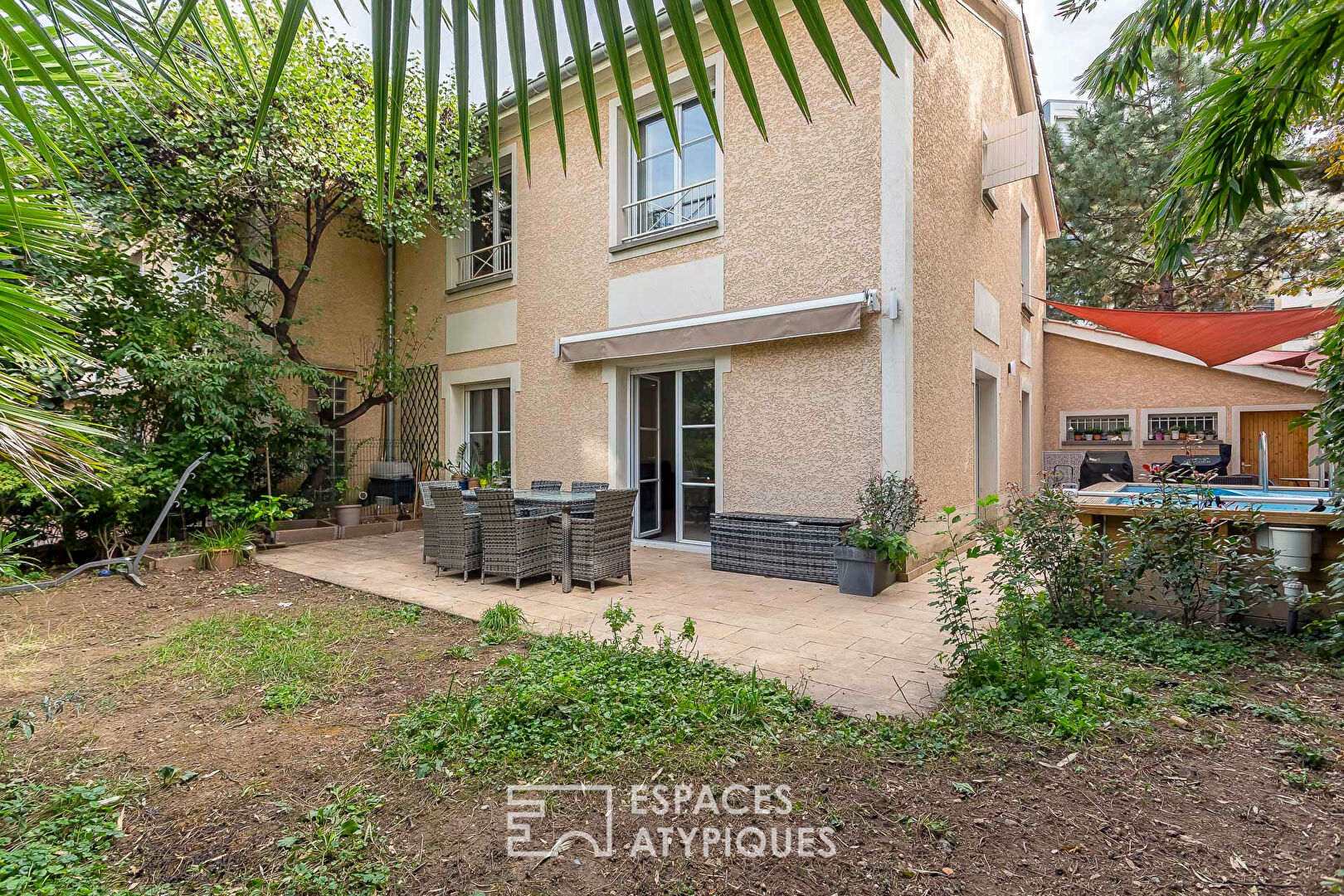 House with garden near Montplaisir