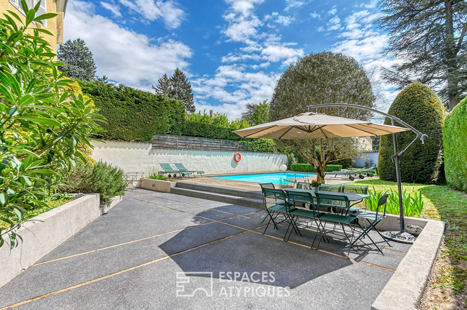 Maison de caractère de la fin du XVIIIe avec piscine à proximité du centre de Saint-Didier-au-Mont d’Or