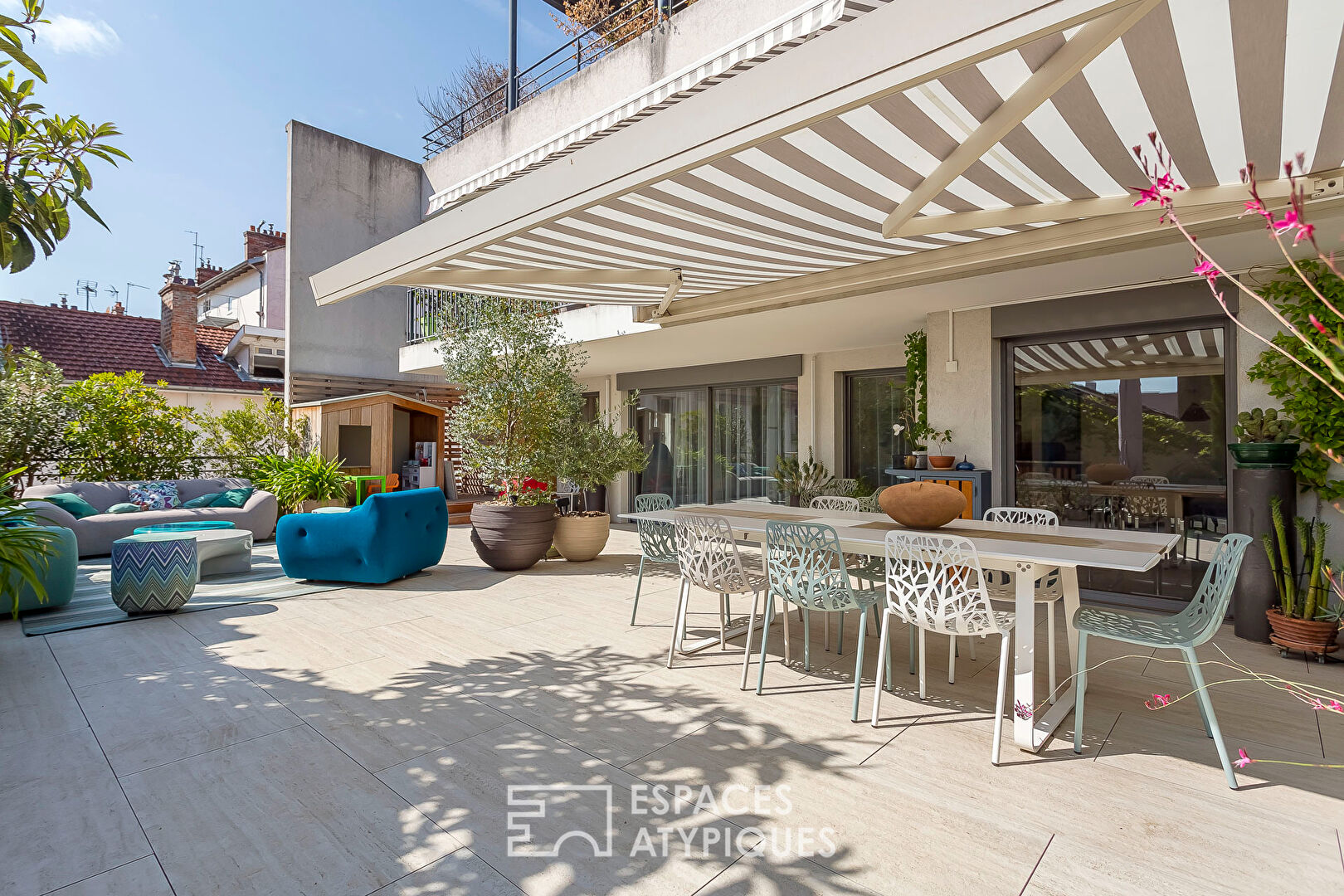 Appartement rénové par architecte avec sa terrasse XXL proche Place Guichard