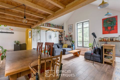 Old apartment on the top floor with shared garden