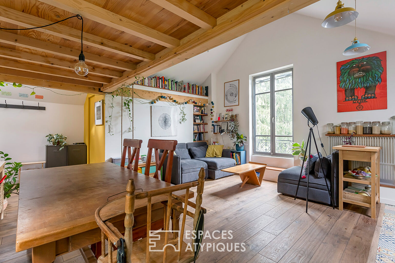 Appartement ancien au dernier étage avec jardin à partager