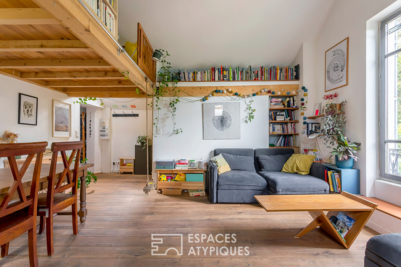 Appartement ancien au dernier étage avec jardin à partager