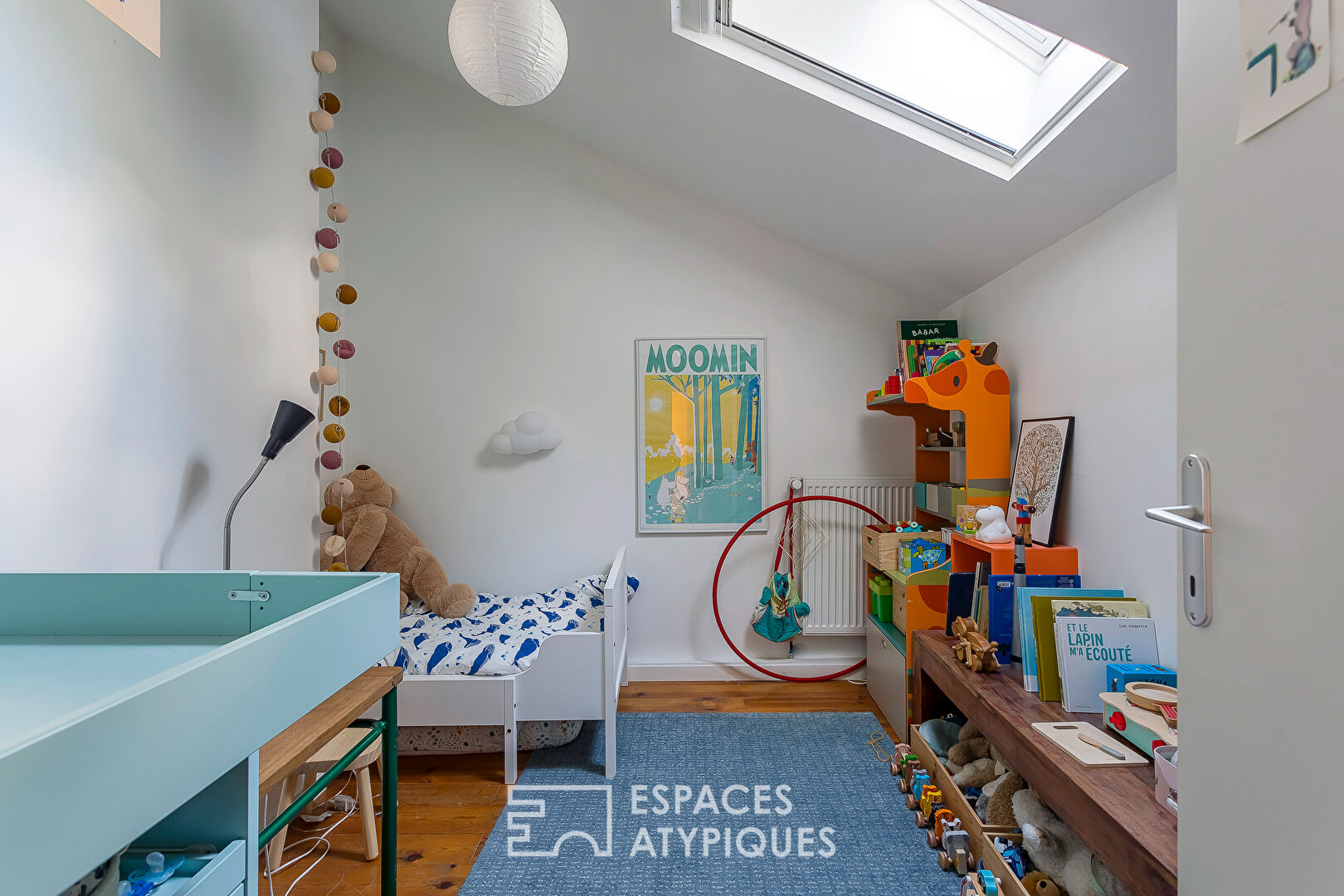 Appartement ancien au dernier étage avec jardin à partager