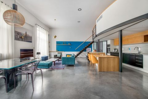 Loft en dernier étage avec terrasse