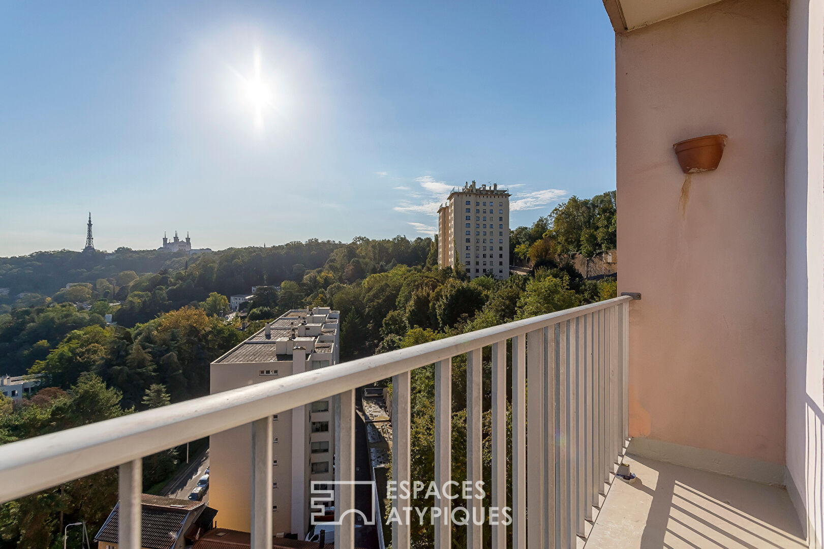 Appartement rénové par architecte avec vue incroyable et balcon