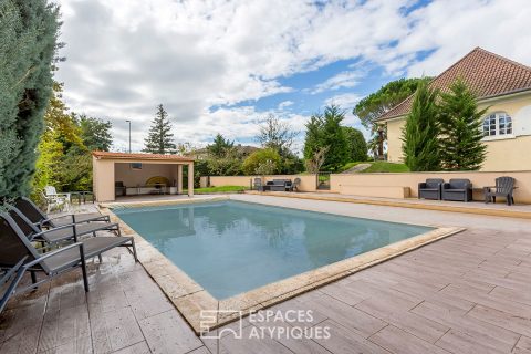 Family house with garden and swimming pool