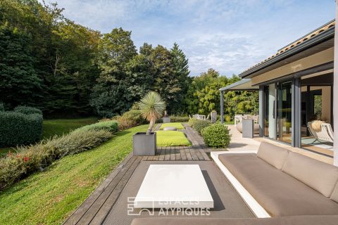 Maison d’architecte entièrement réhabilitée dans un parc idyllique