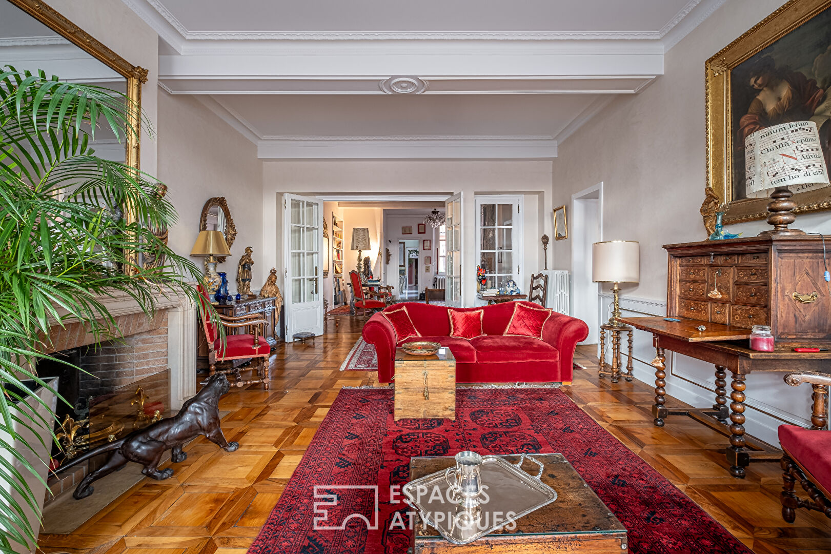 Très bel appartement bourgeois avec balcons Place Bellecour