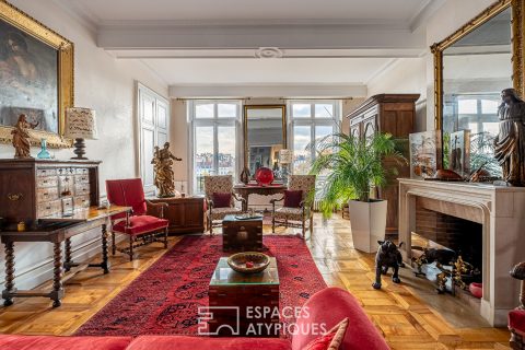 Très bel appartement bourgeois avec balcons Place Bellecour