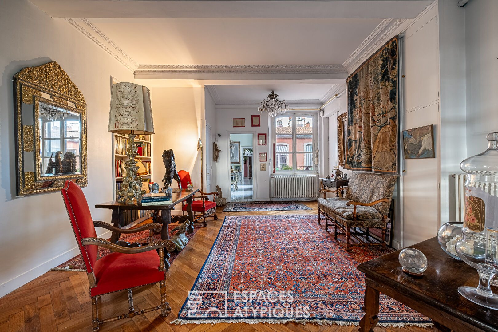 Très bel appartement bourgeois avec balcons Place Bellecour