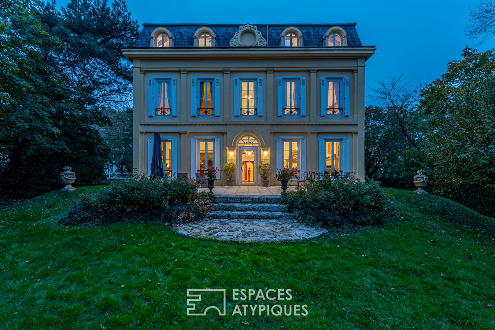 Napoleonic house from 1870 in the heart of Saint-Chamond