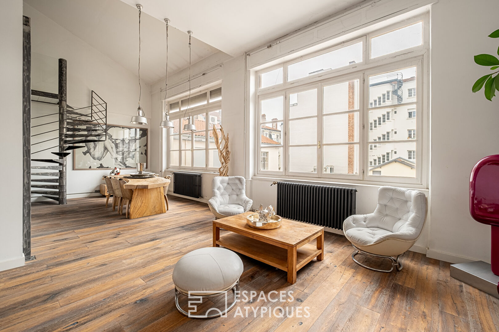 Top floor loft in the heart of Foch